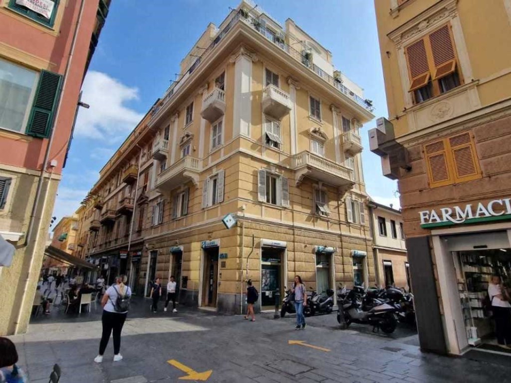 Appartamento in vendita a Genova via Sestri, 24