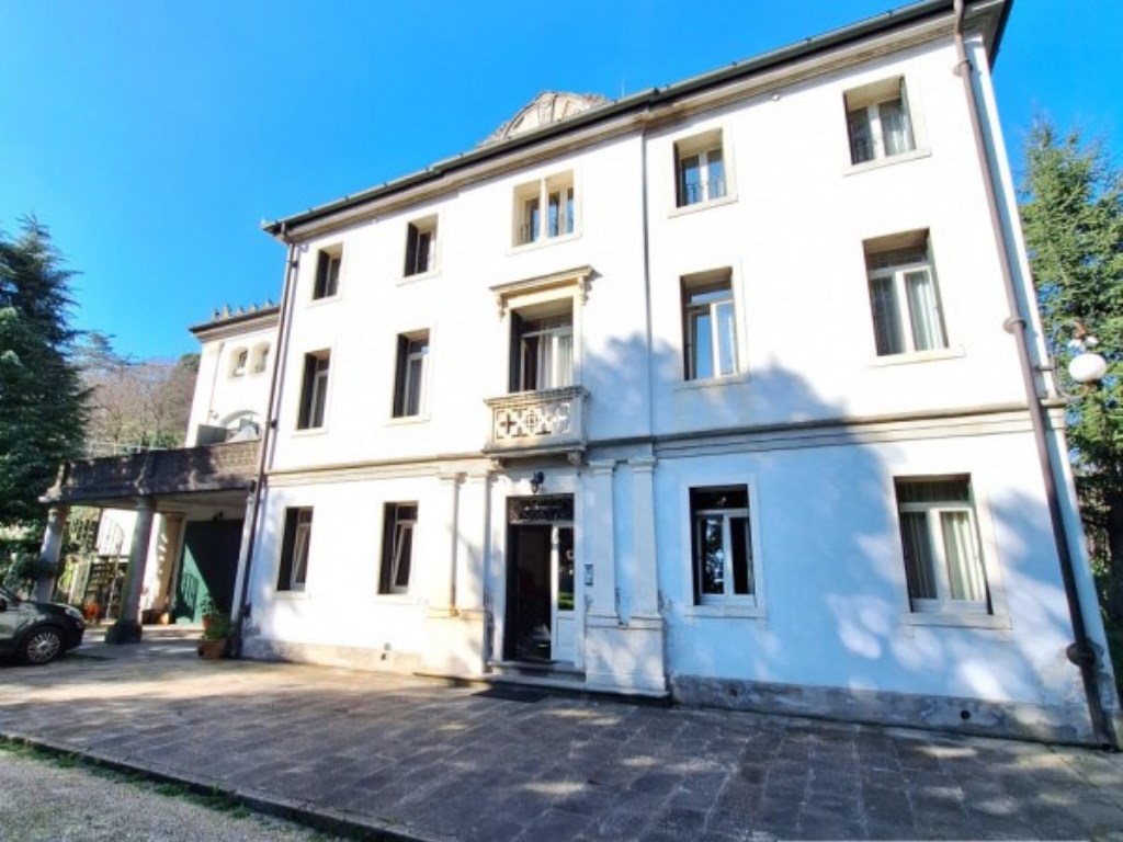 Villa in vendita a Cervarese Santa Croce via Montebello