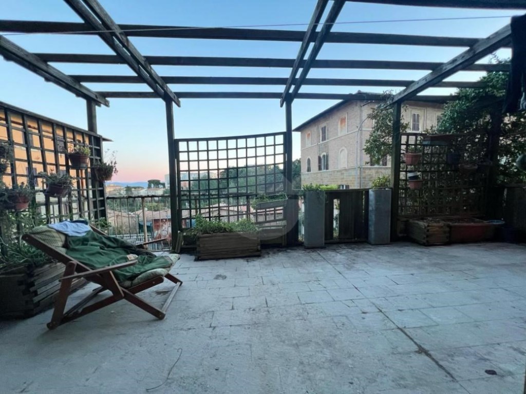 Appartamento in vendita a Perugia via Eugubina,
