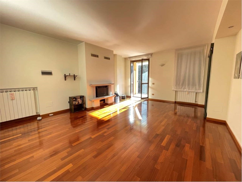 Appartamento in vendita a Sesto Calende via Piave 71