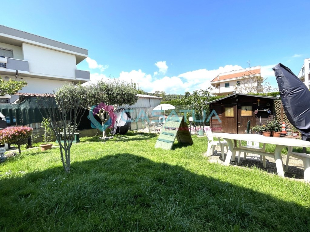 Appartamento in vendita a Giulianova via Montello, 41