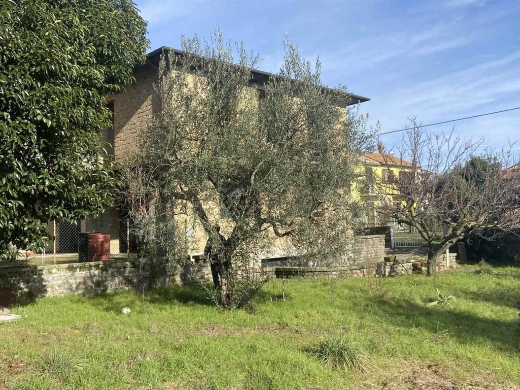 Casa a Schiera in vendita a Montefiascone via Giglio Vecchio