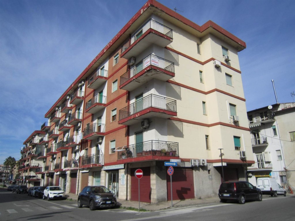 Appartamento in vendita a Corigliano-Rossano via montale 10