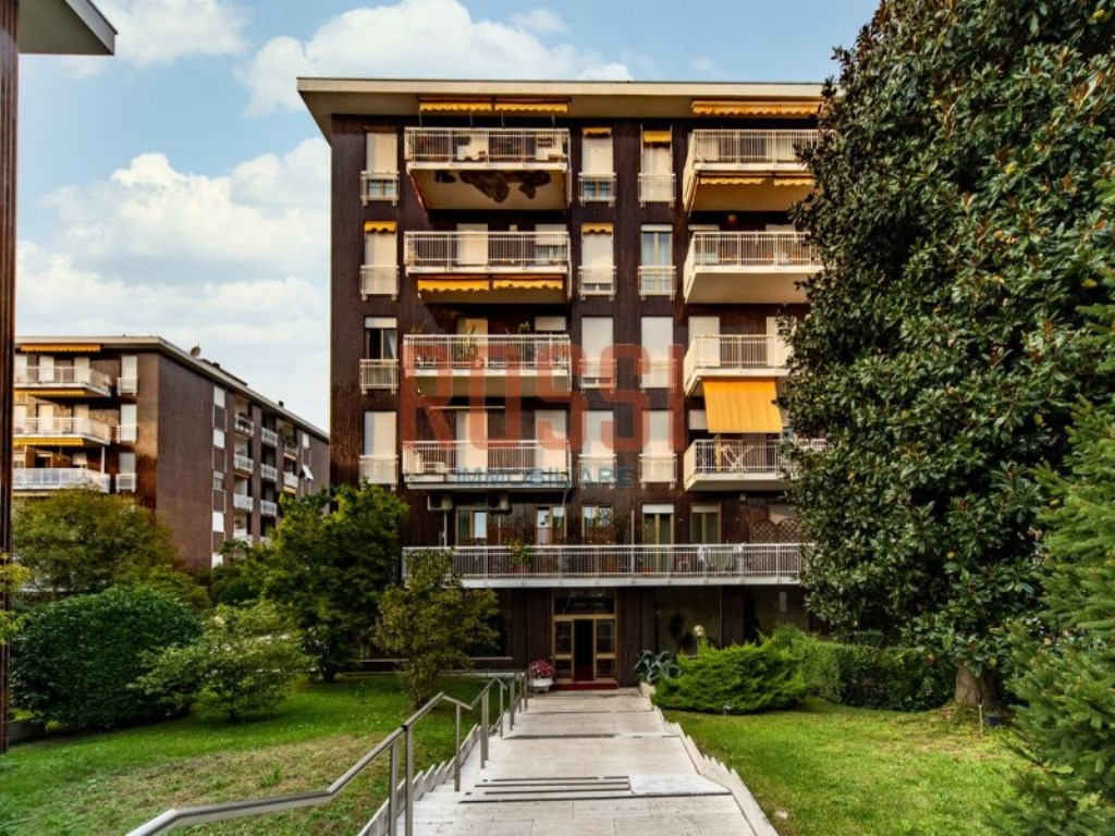 Appartamento in vendita a Monza via modorati 1