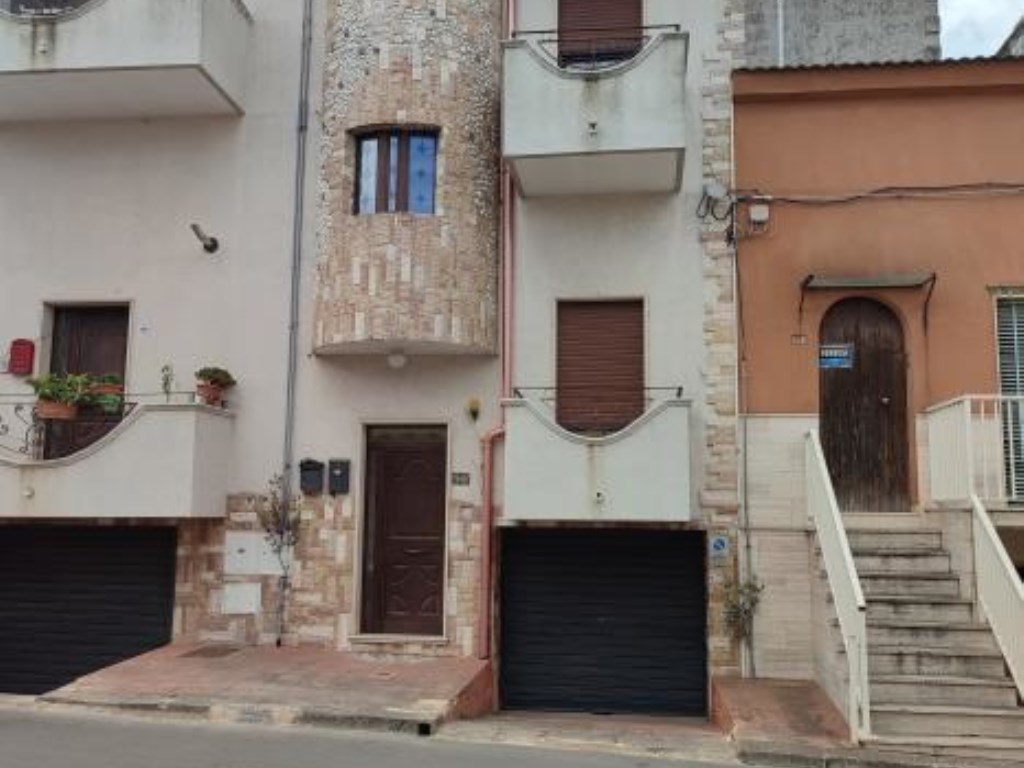 Garage in vendita a San Giorgio Ionico via Zingaropoli n. 142