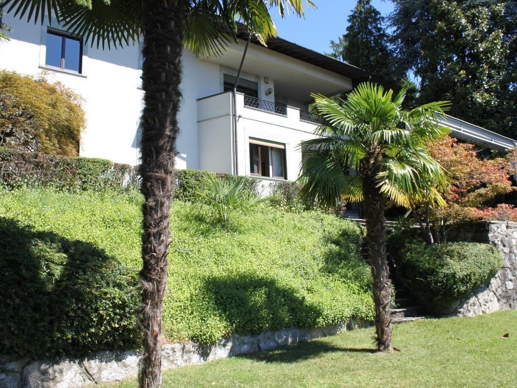 Villa in vendita a Monticello Brianza piazza papa giovanni XXIII