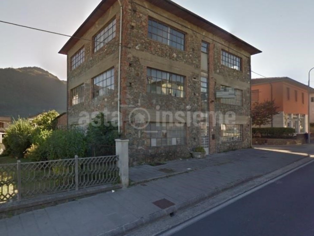 Laboratorio in vendita a Coreglia Antelminelli via Nazionale, 110/116