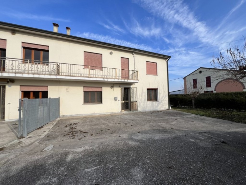 Casa a Schiera in vendita a Borgo Veneto via Dossi