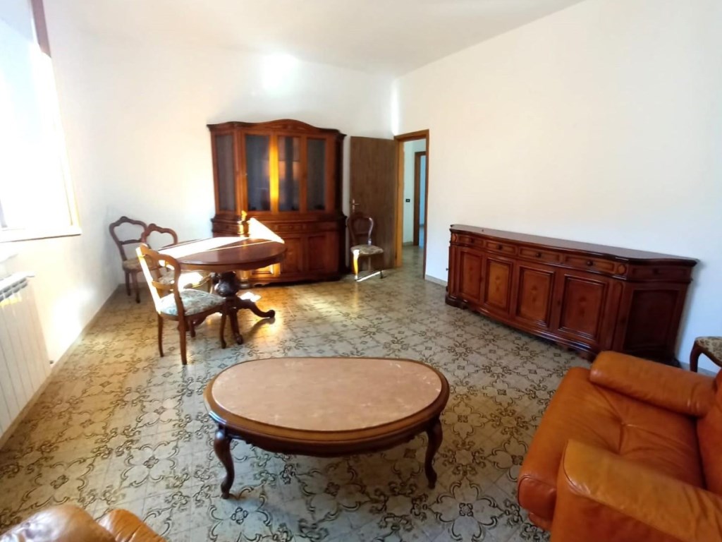 Villa Bifamiliare in vendita a Castelnuovo Magra via Corso,
