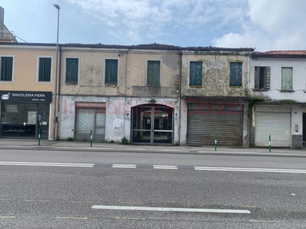 Palazzo in vendita a Padova via Niccolò Tommaseo