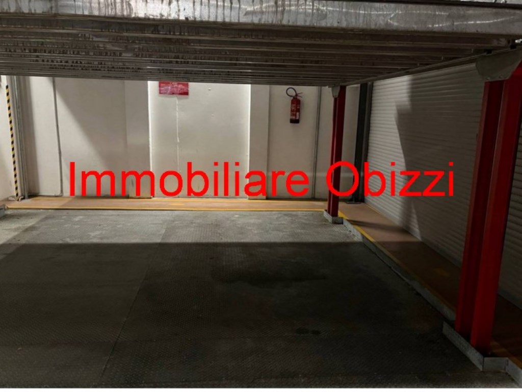 Garage in vendita a Padova piazza Duomo