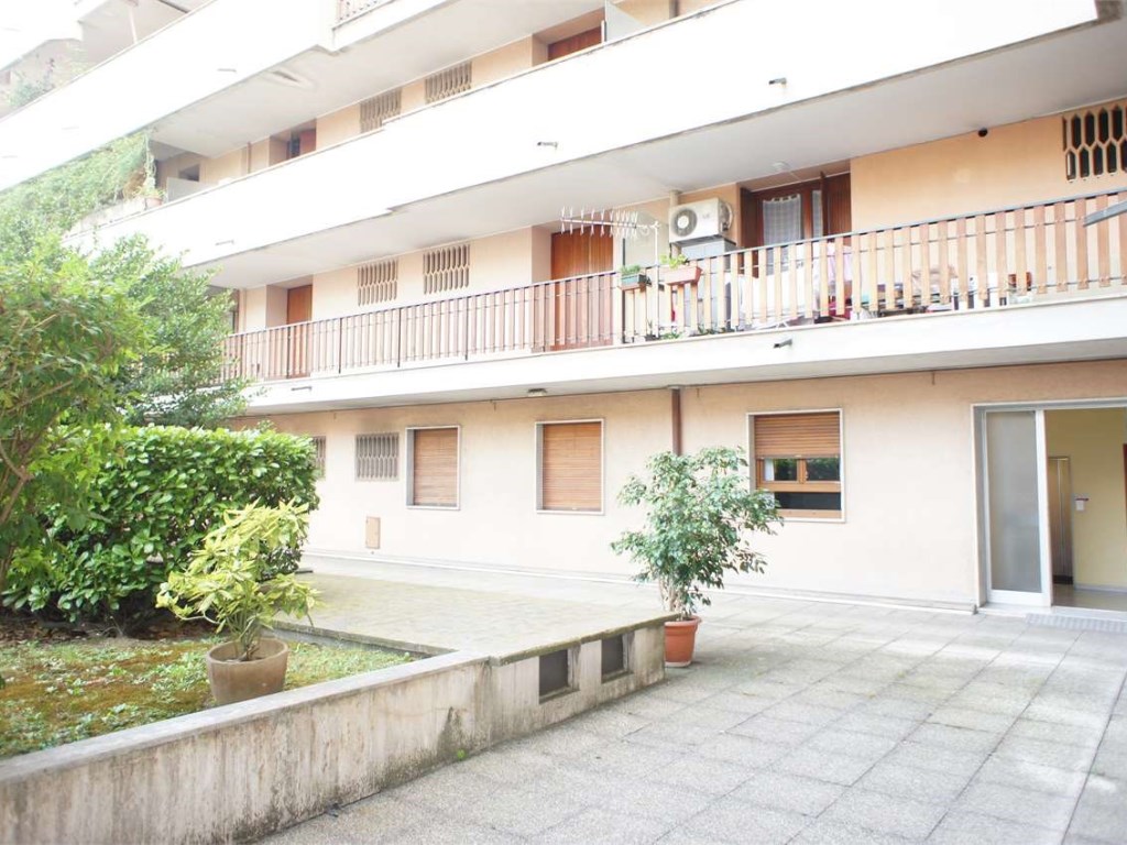 Appartamento in vendita a Varese via cairoli 5