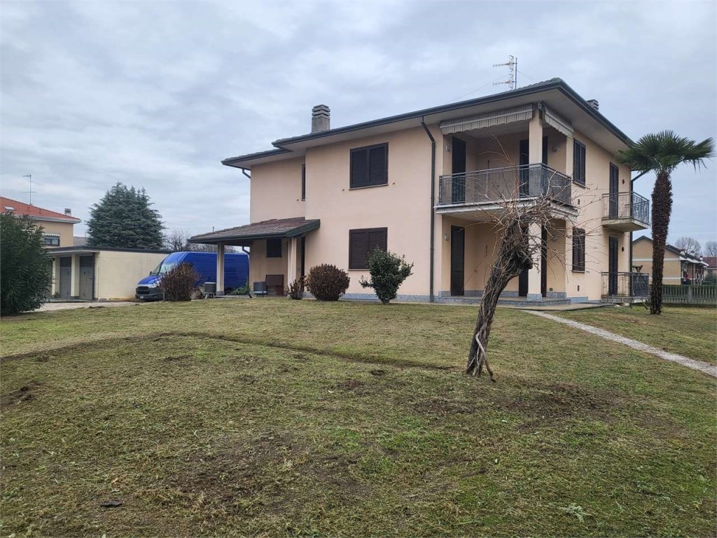 Villa in vendita a Castiglione Olona via boccaccio