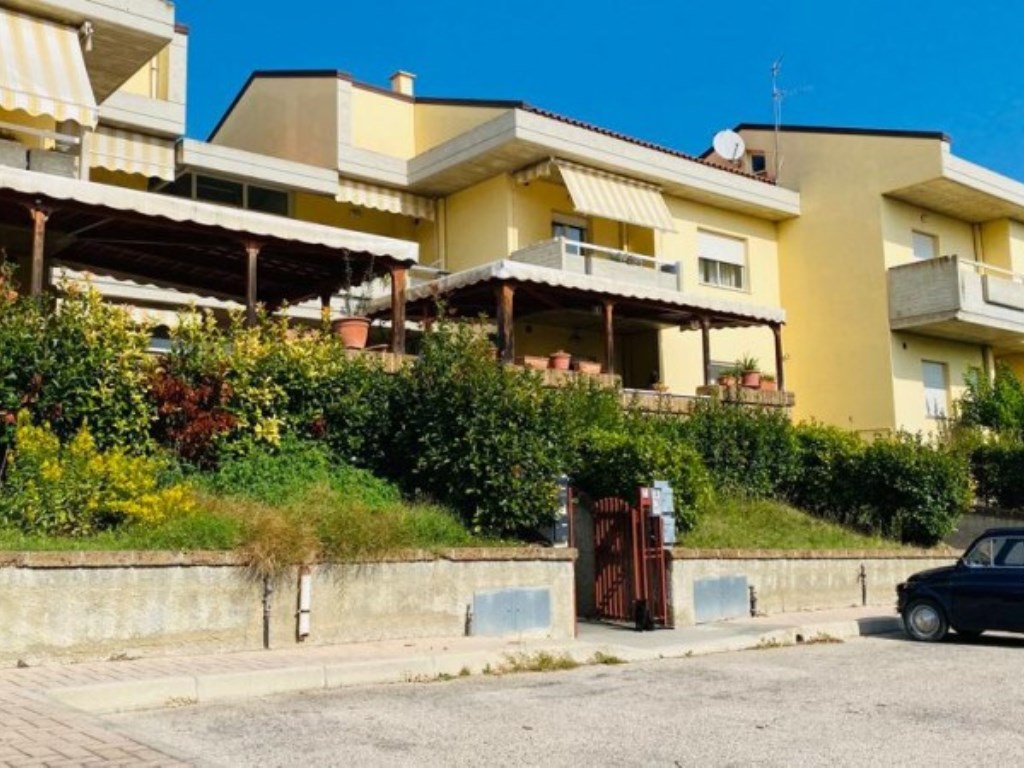 Appartamento in vendita a Città Sant'Angelo via Piomba, 19