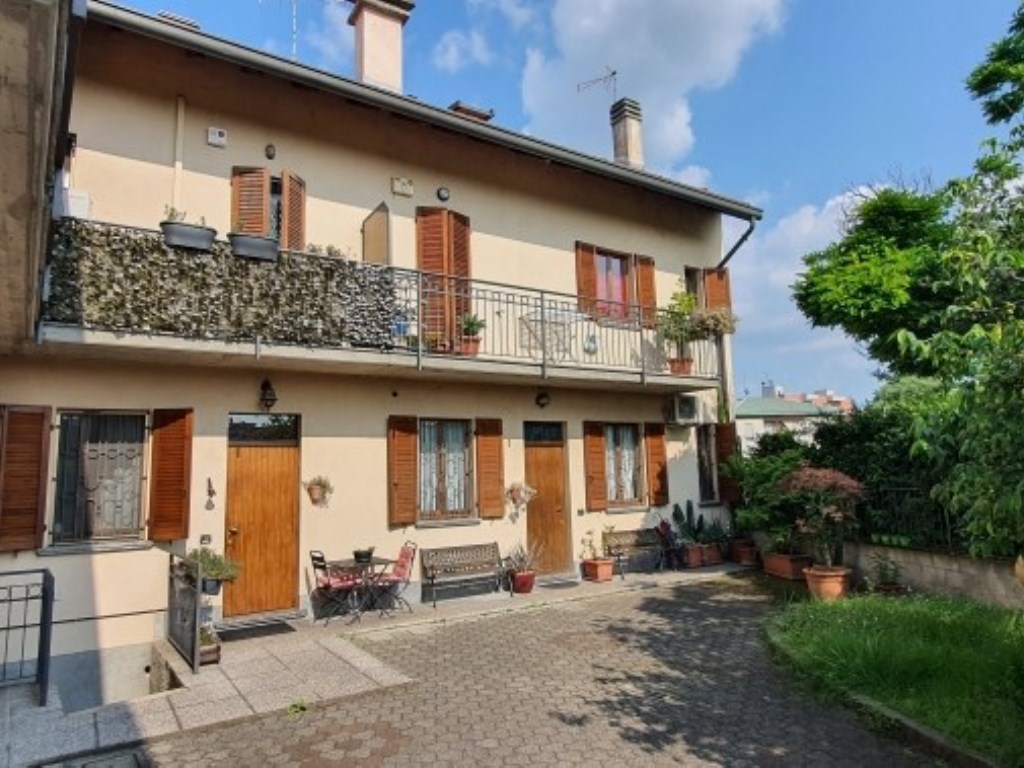 Villa a Schiera in vendita a Nova Milanese via c. Battisti