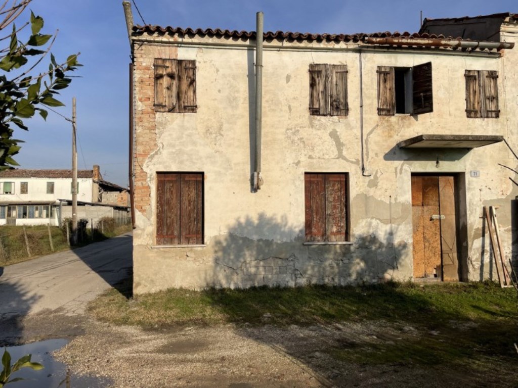 Casa Indipendente in vendita a Solesino via muratori