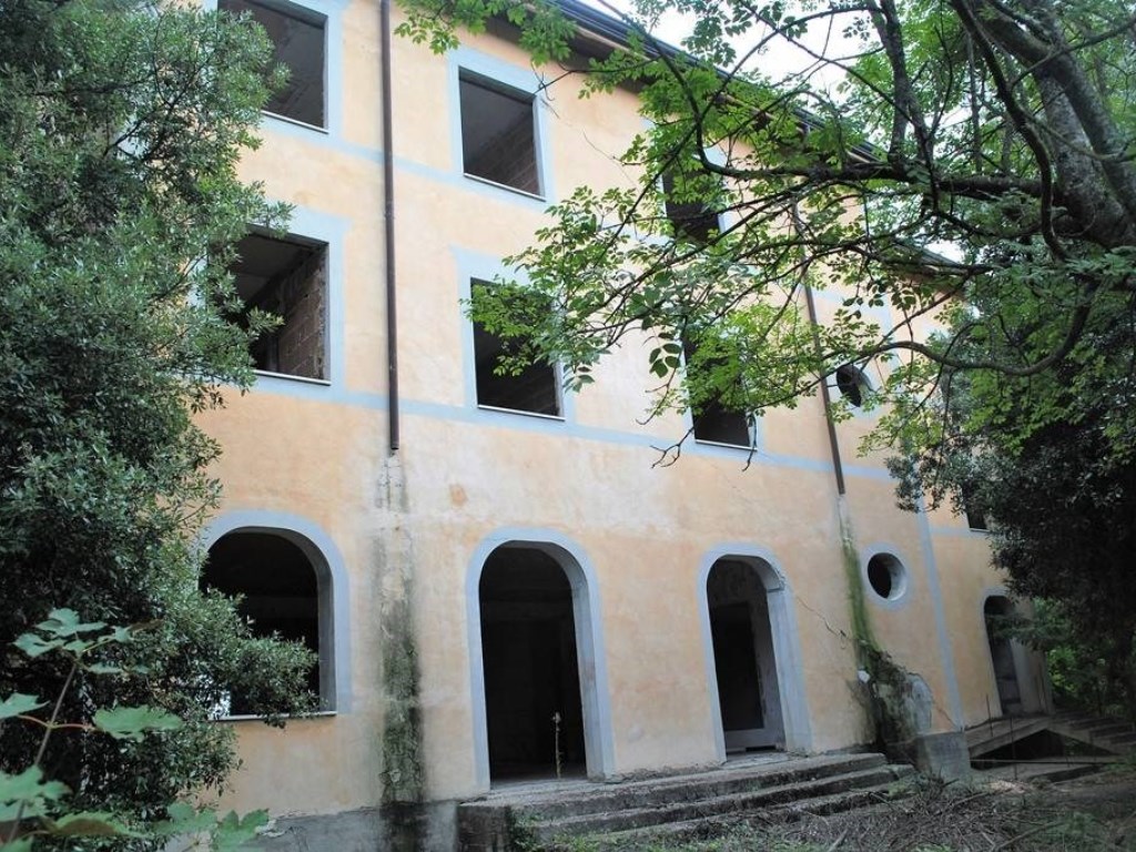 Palazzo in vendita a Cetona