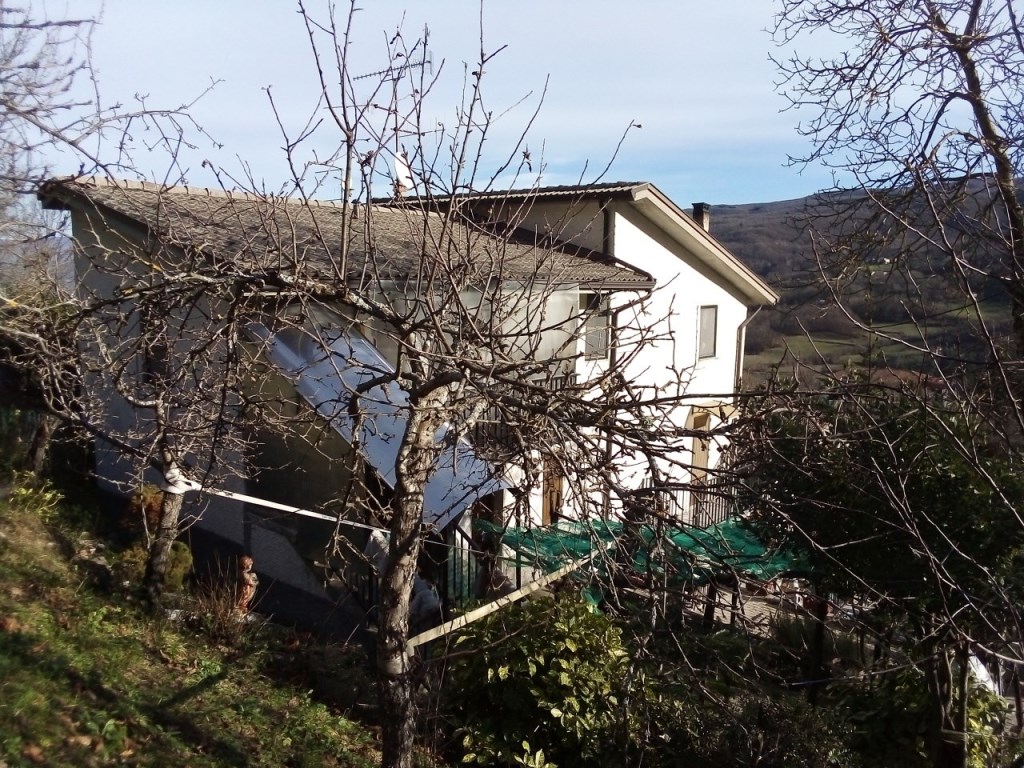 Casa Semindipendente in vendita ad Albareto via Lina Pagliughi, 12