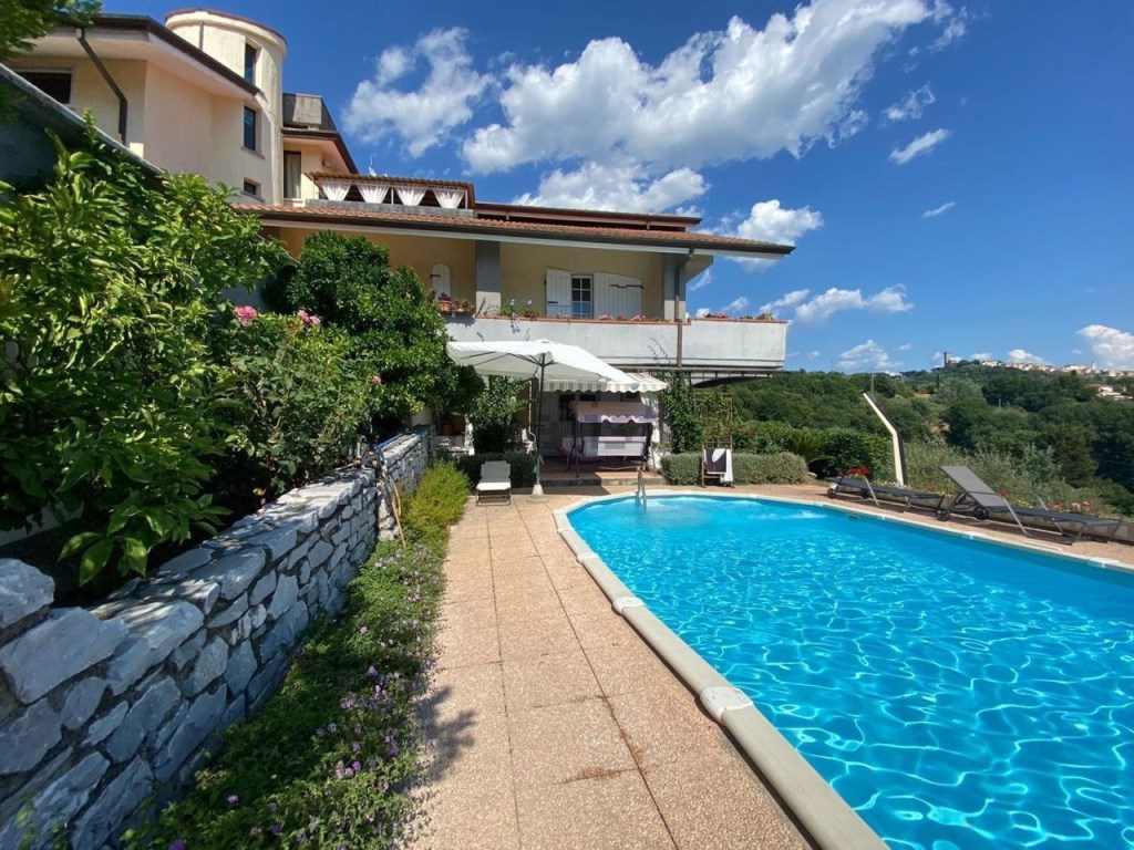 Villa in vendita a Castelnuovo Magra via Montecchio, 70