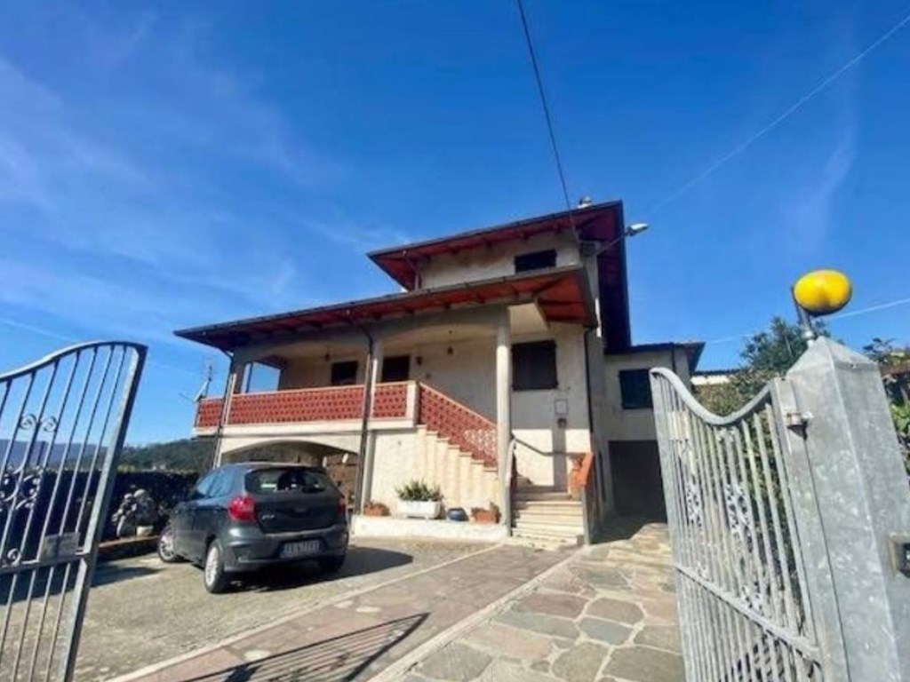 Villa in vendita a Luni via Larga,