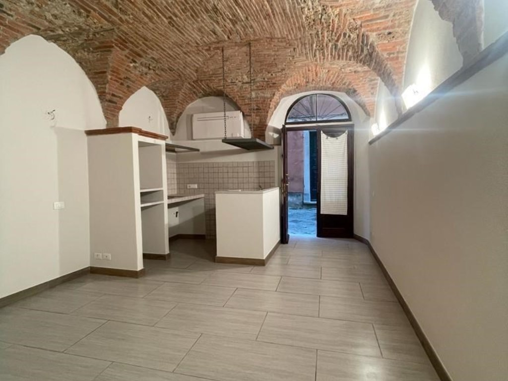 Casa Semindipendente in vendita a Castelnuovo Magra via Dante Alighieri,