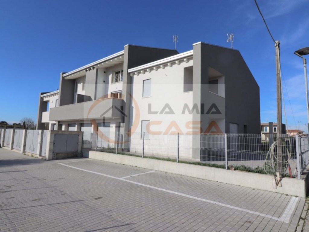 Casa a Schiera in vendita a Campolongo Maggiore via Rialto