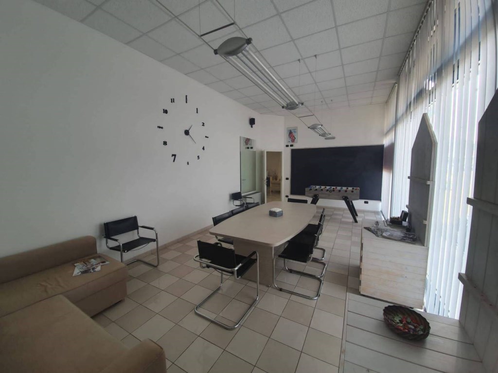Ufficio in in affitto da privato a Lucca via Alcide De Gasperi, 95T