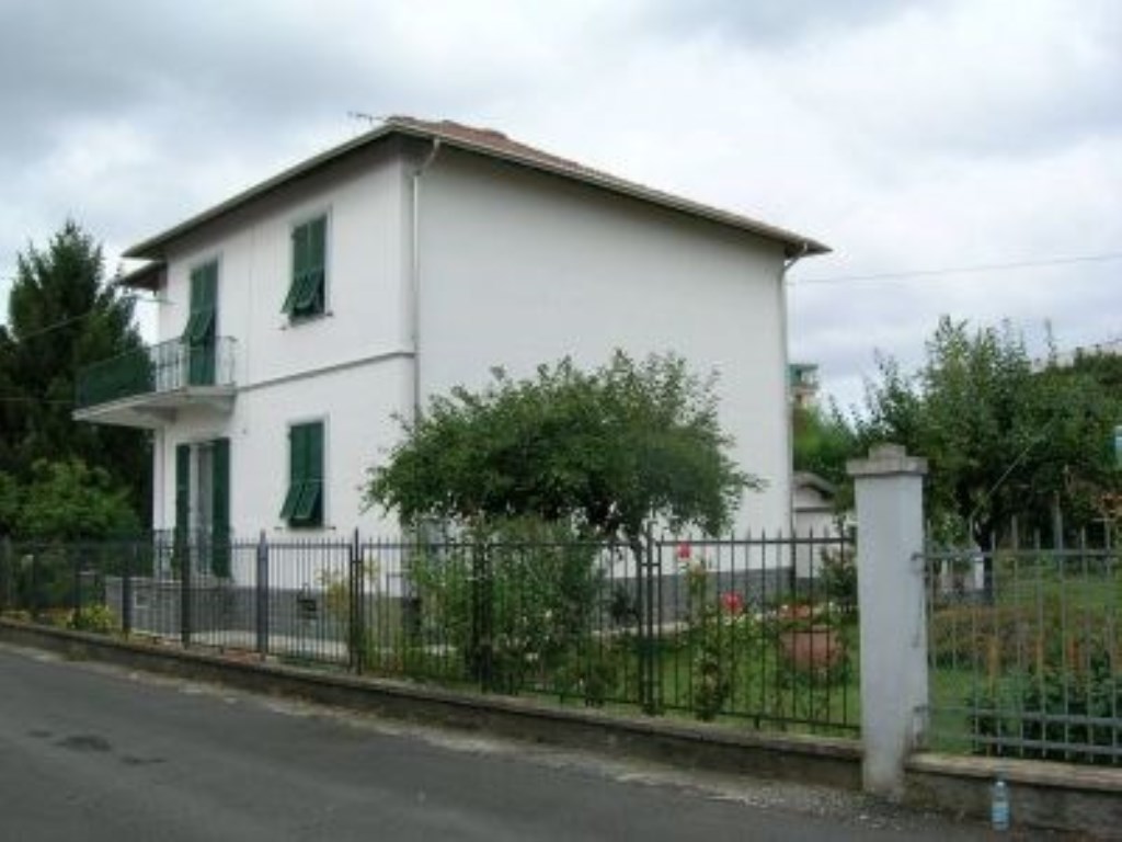 Villa Bifamiliare in in vendita da privato a Novi Ligure via Gorizia, 9