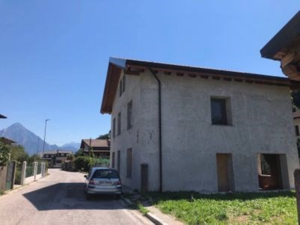 Intero Stabile in in vendita da privato a Villa Santina via Nortis, 3