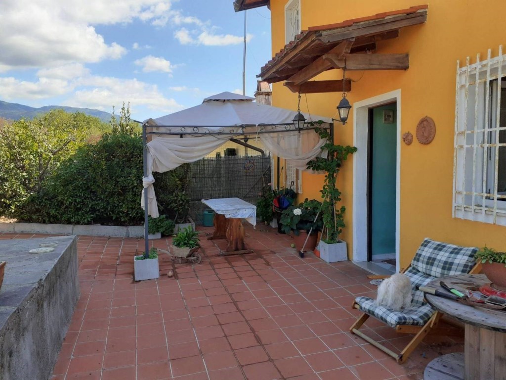 Casa Indipendente in in vendita da privato a Lucca via di Mammoli