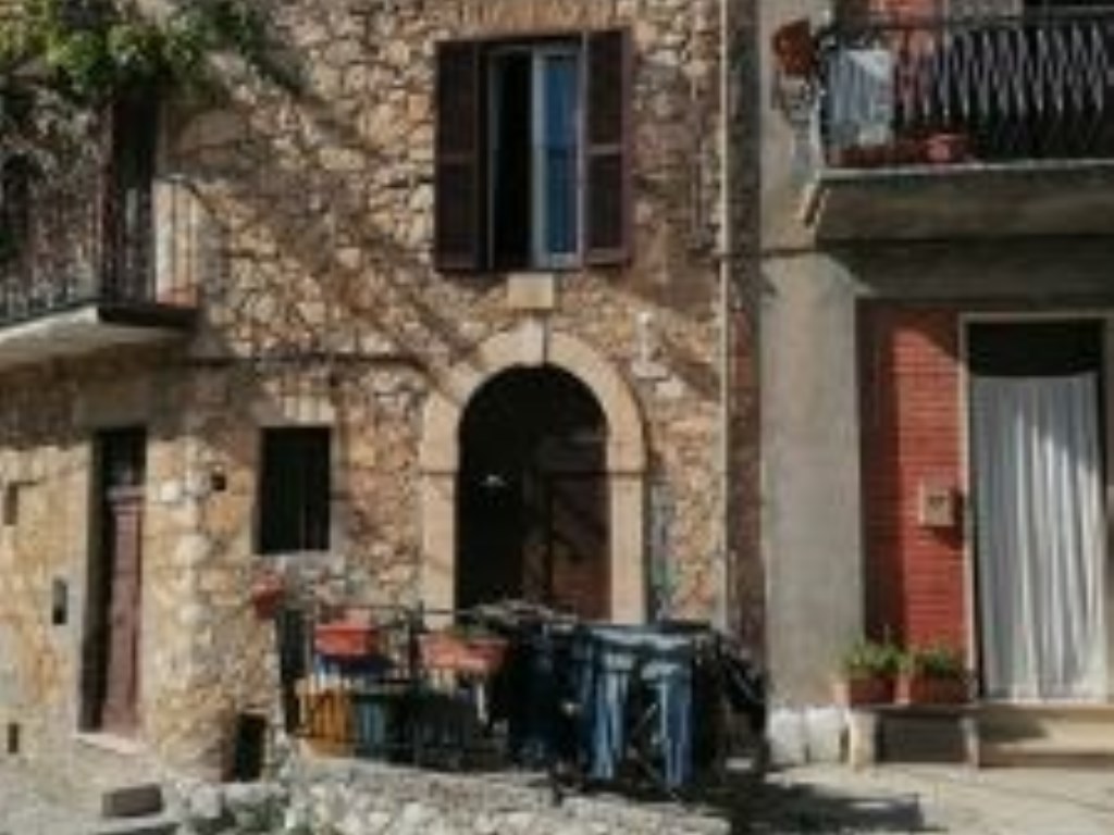 Appartamento in in vendita da privato a Rocca di Botte via Santa Maria del Pianto, 5