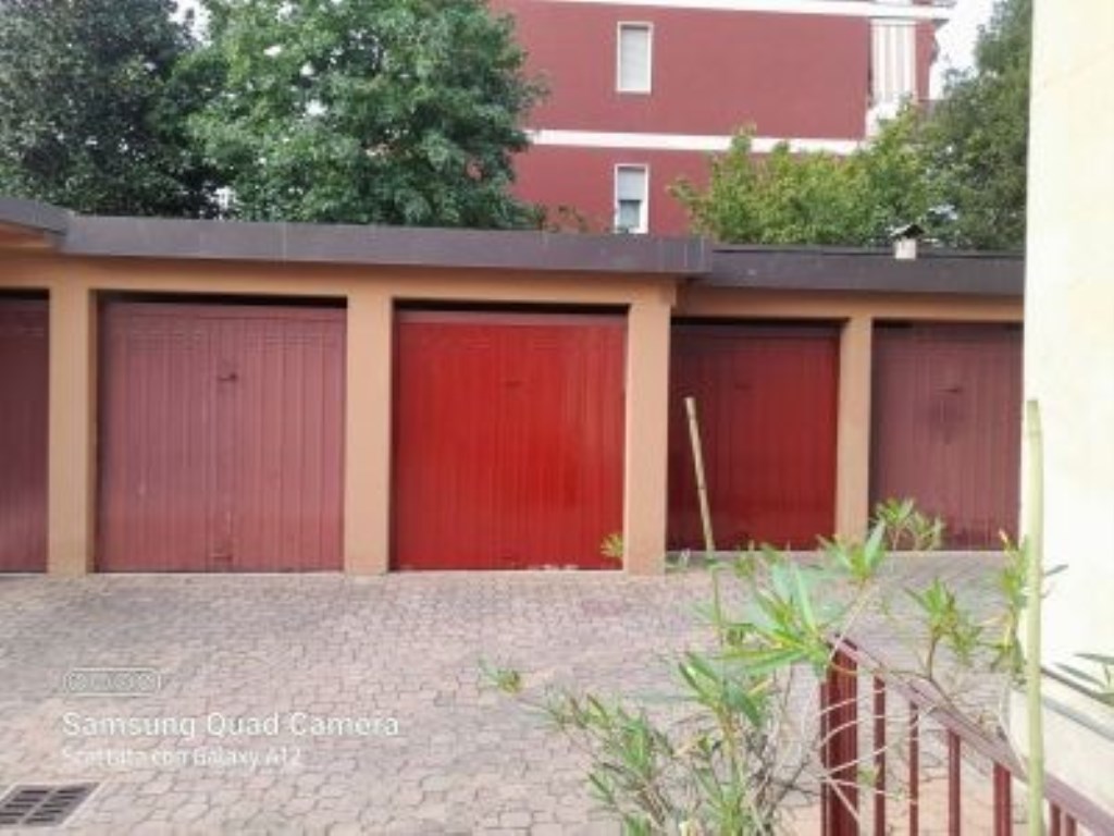 Garage in vendita a Senago via m. Scoccimarro